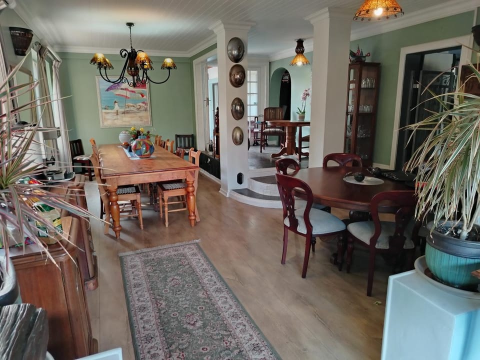 Property building, Restaurant/places to eat