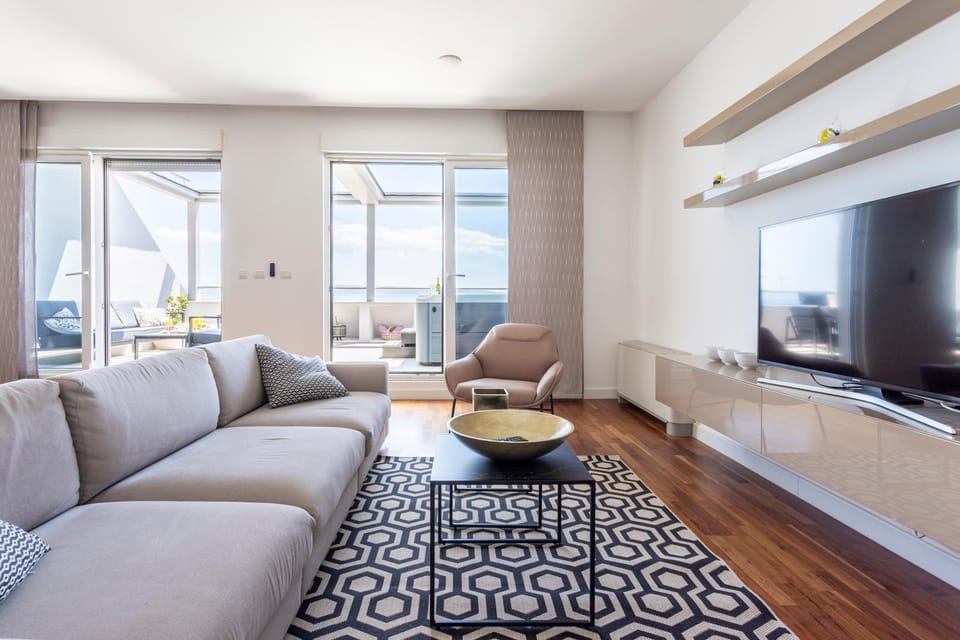 TV and multimedia, Living room, Seating area