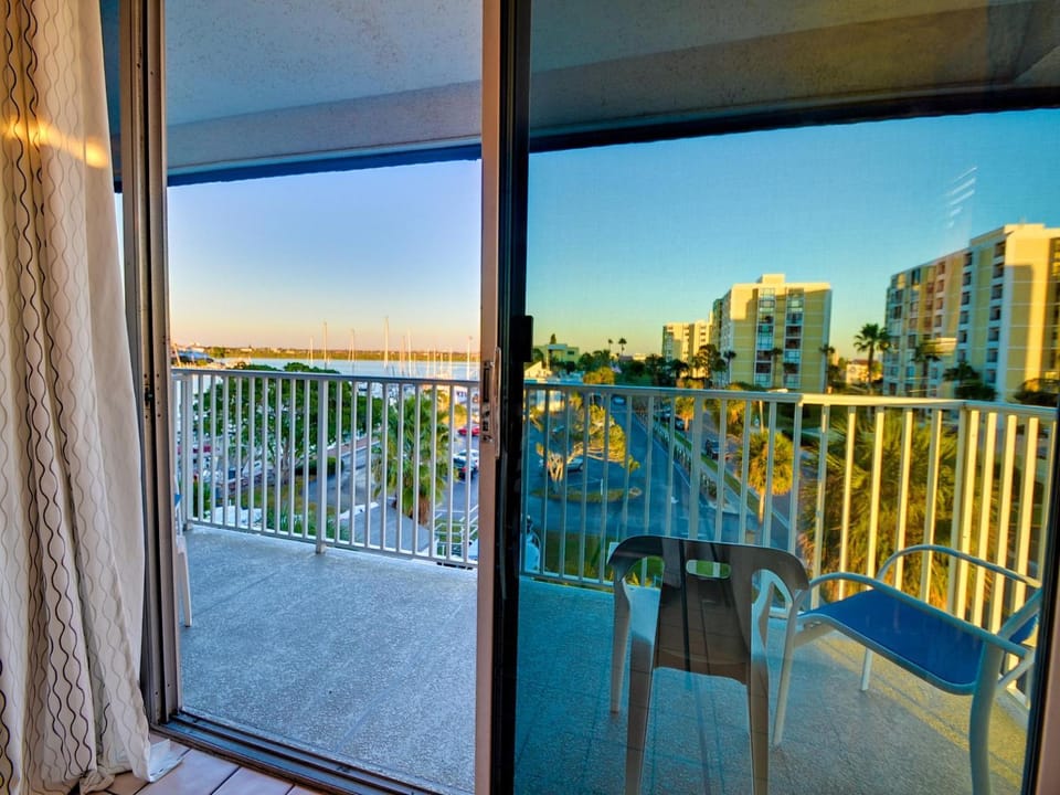 Bayside Condos 29 City and bay views 659 Apartment in Clearwater Beach