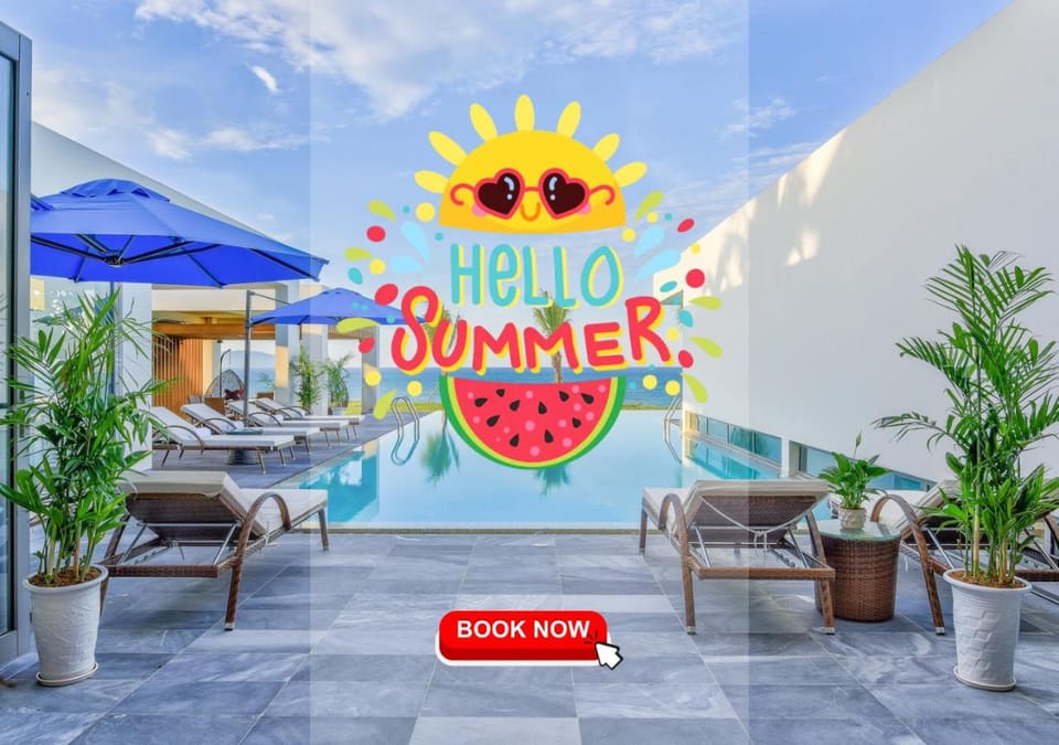 Pool view, Swimming pool, sunbed