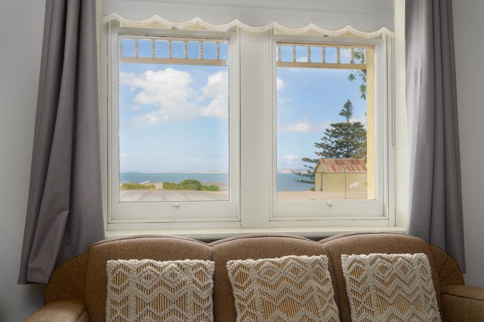 Armadale House - Kingscote House in Kingscote