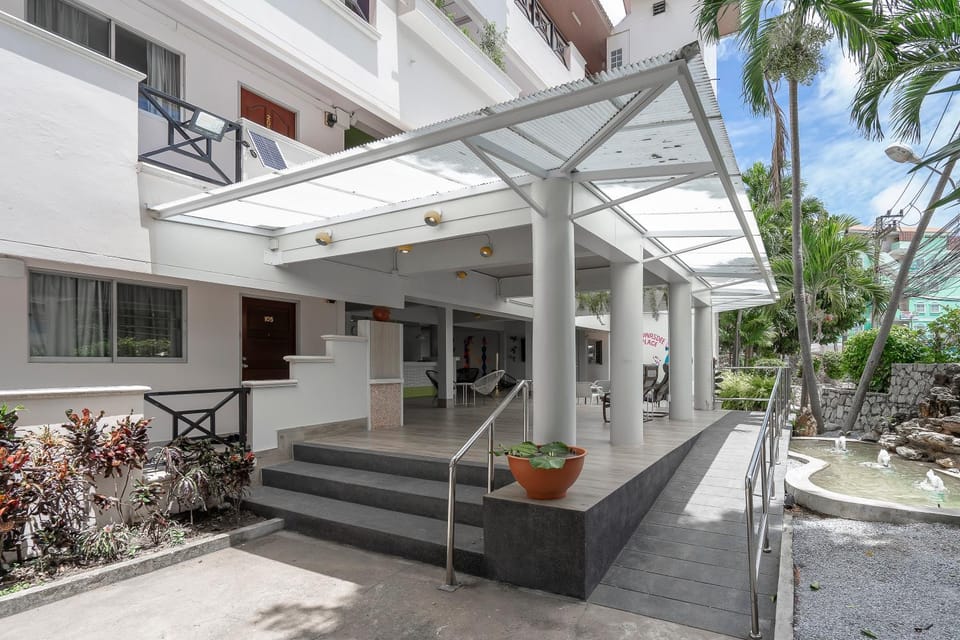 Property building, Facade/entrance