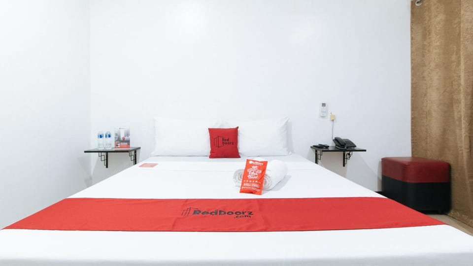 Bedroom, towels