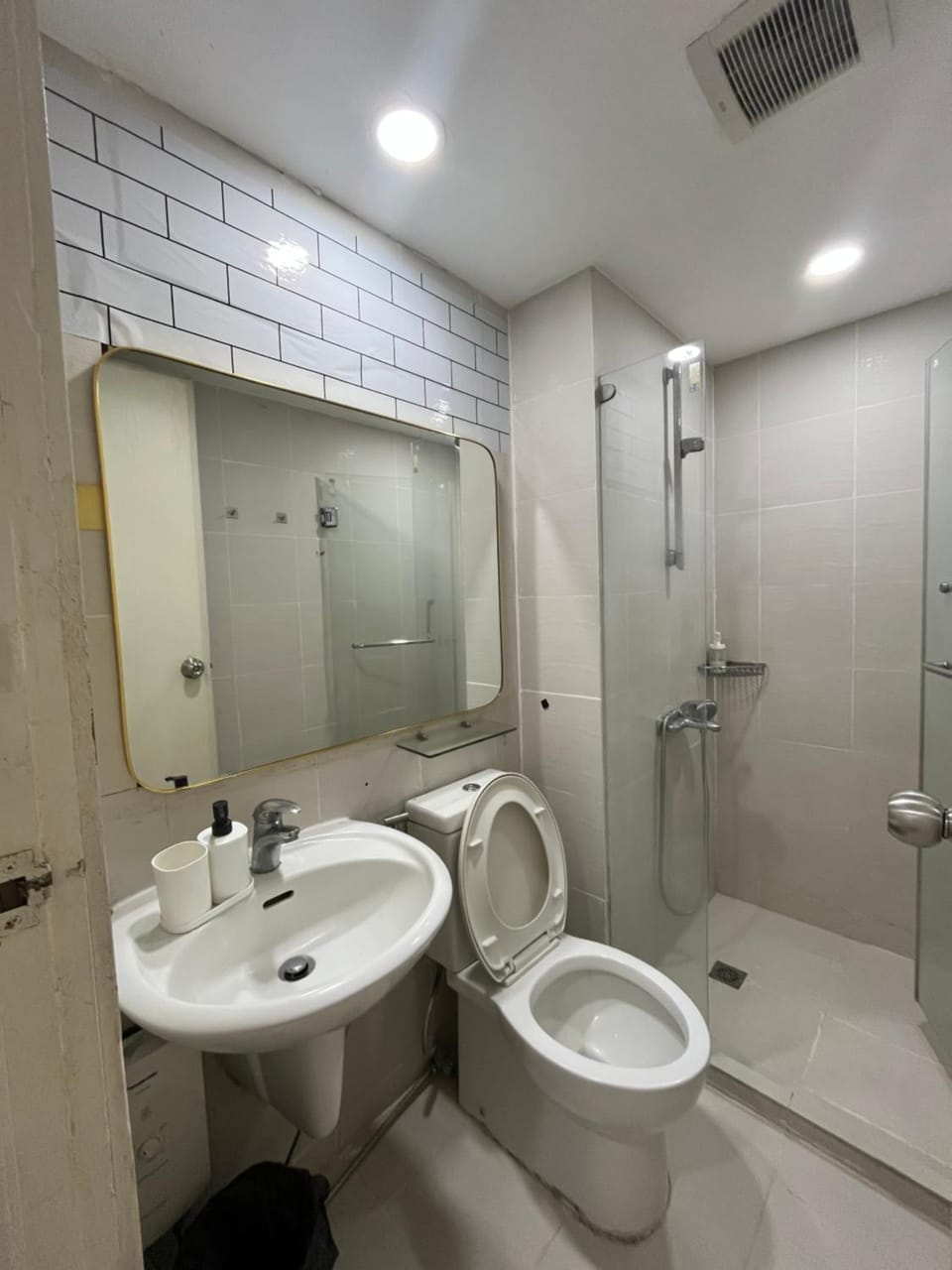 Azure Urban Resort and Residences by Rosary Apartment in Paranaque