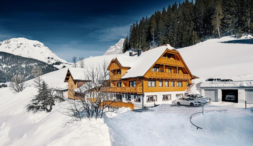Property building, Facade/entrance, Off site, Day, Bird's eye view, Winter, View (from property/room), On site, Landmark view, Mountain view, Time of day, Location