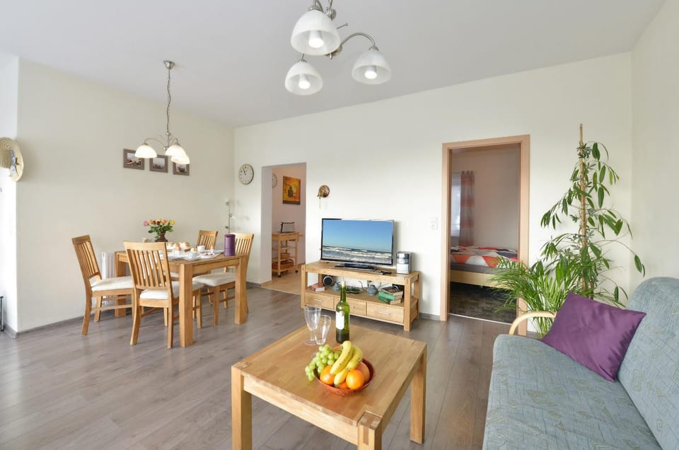 Communal lounge/ TV room, Living room, Decorative detail