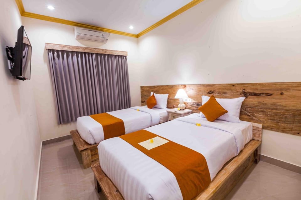 Bedroom, bunk bed