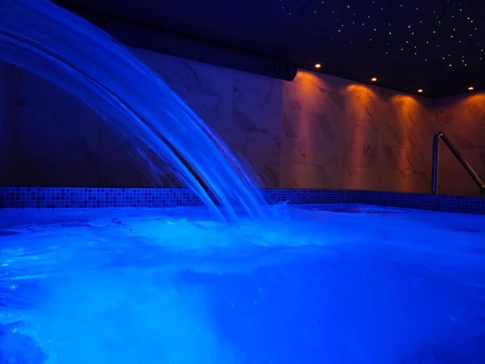 Hot Tub, Spa and wellness centre/facilities