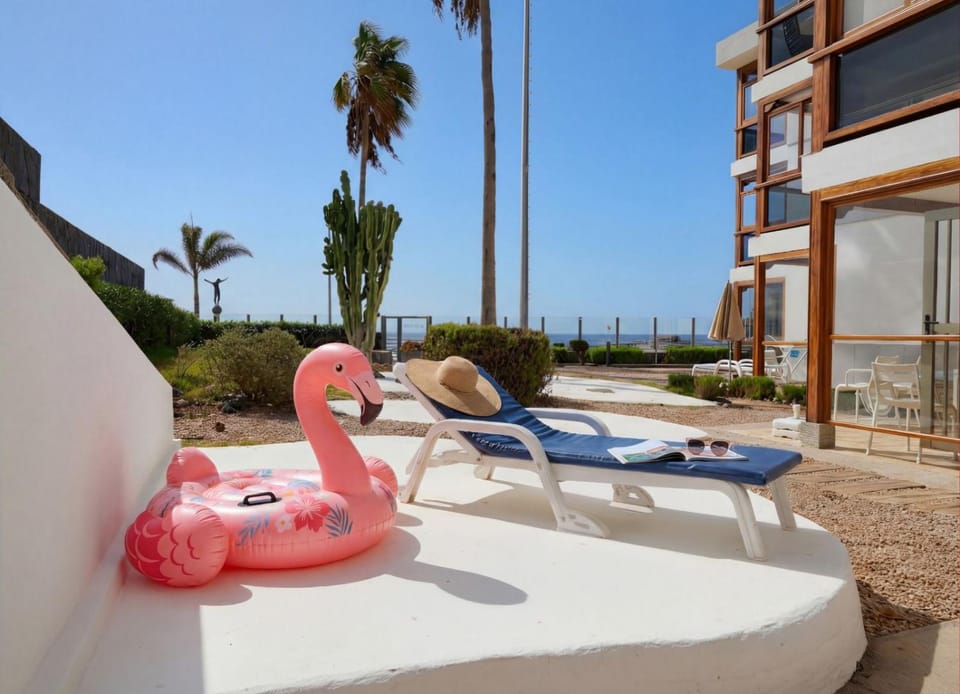 View (from property/room), Sea view, sunbed