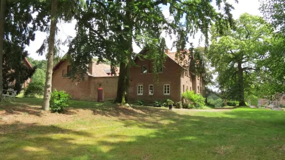 Property building, Natural landscape, Garden, Garden, Garden view