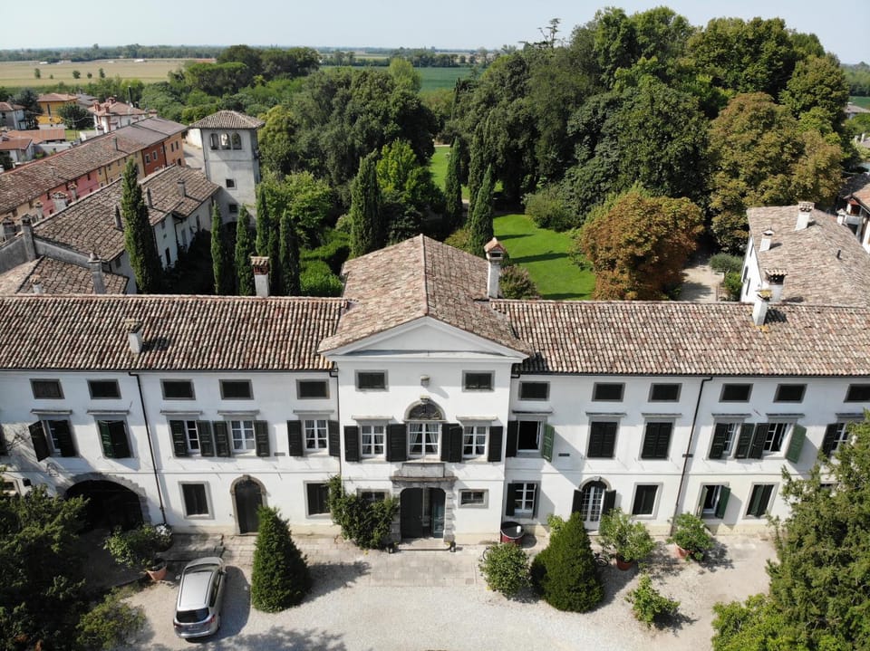 Facade/entrance, Garden view