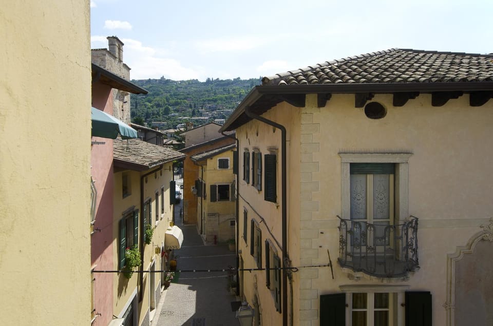 Elegante appartamento al centro storico Apartment in Torri del Benaco