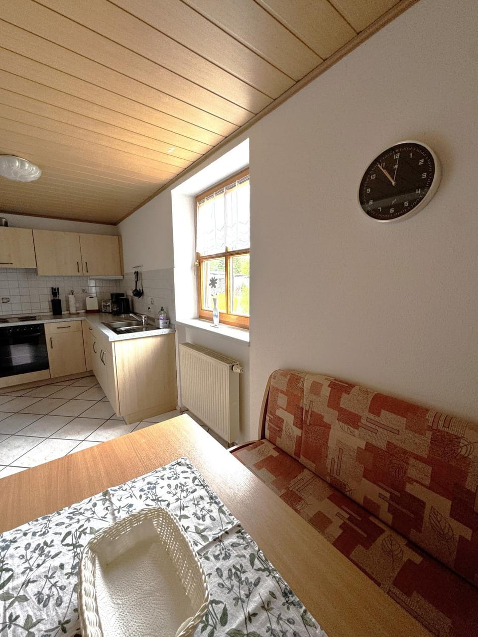 Dining area, kitchen