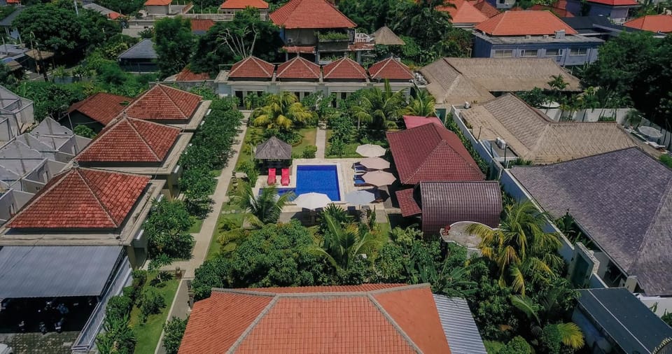 Property building, Neighbourhood, Natural landscape, Landmark view, Pool view, Swimming pool, Location