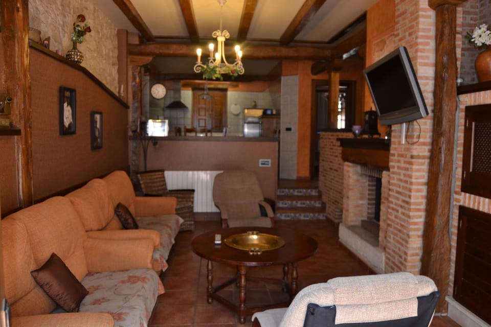Communal lounge/ TV room, Living room, Seating area
