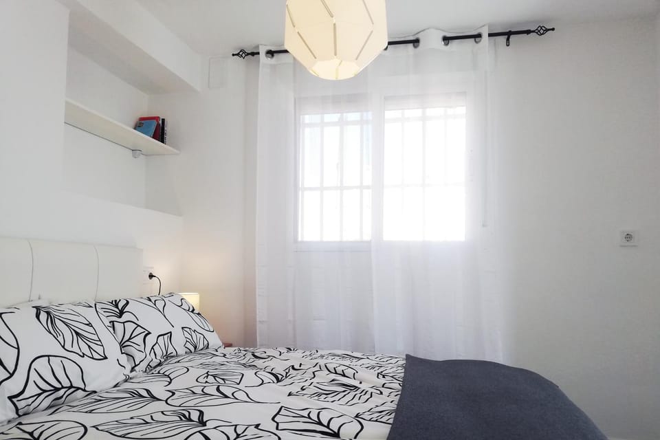 Bed, Winter, Photo of the whole room, Bedroom, On site