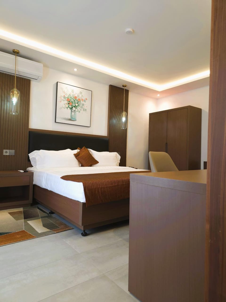 Bed, TV and multimedia, Photo of the whole room, Bedroom, wardrobe