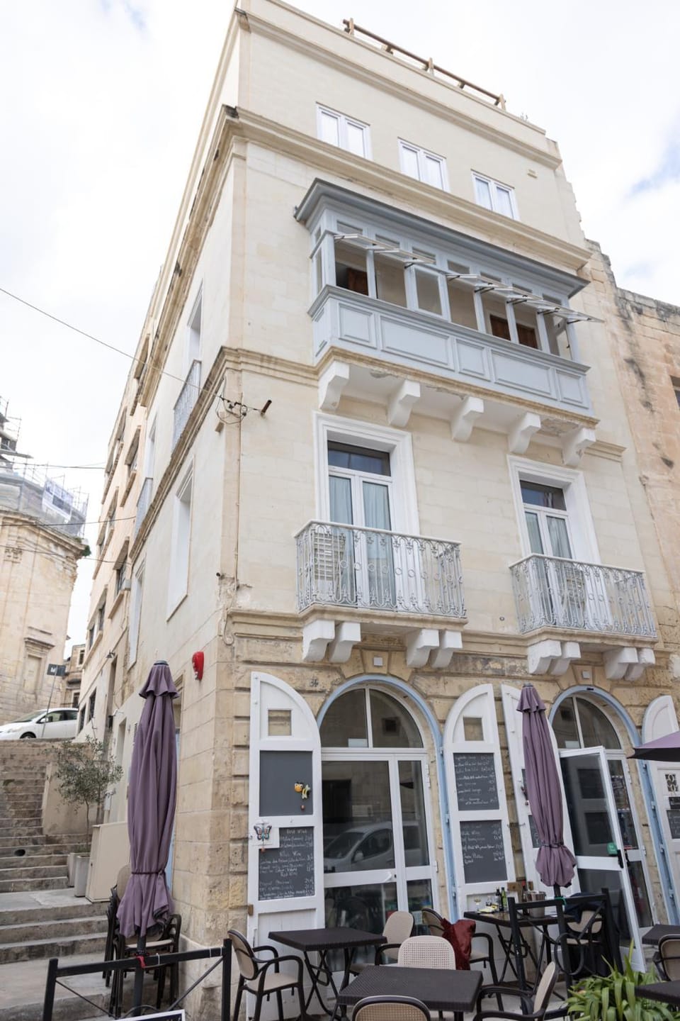 Property building, Restaurant/places to eat