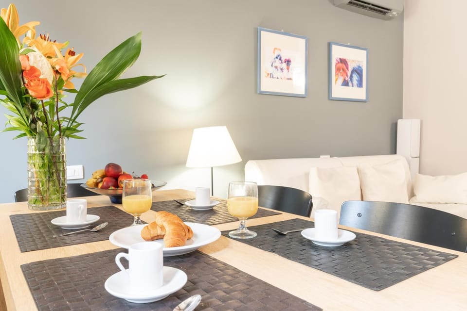 Coffee/tea facilities, Dining area