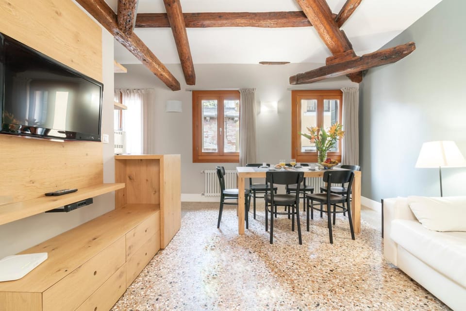 Kitchen or kitchenette, Living room, Dining area, Area and facilities