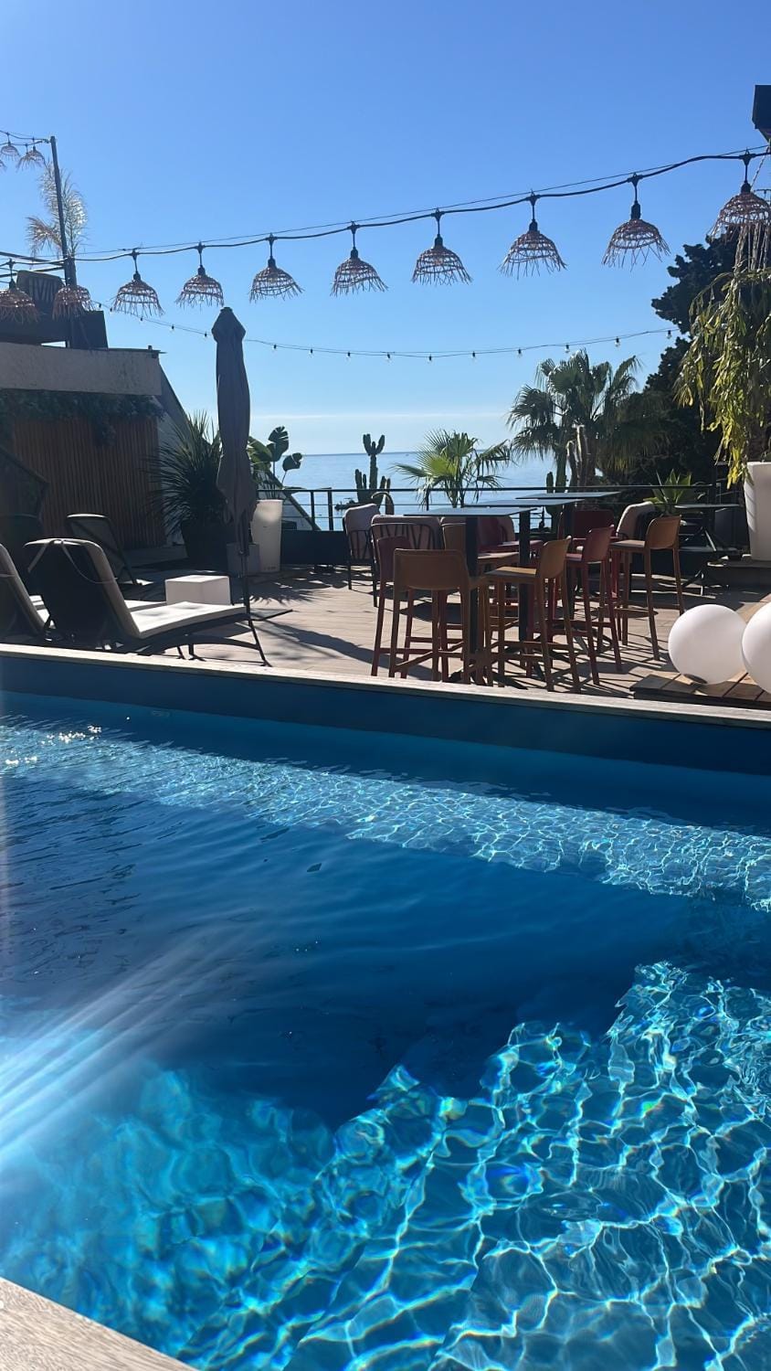 Pool view, Swimming pool, sunbed