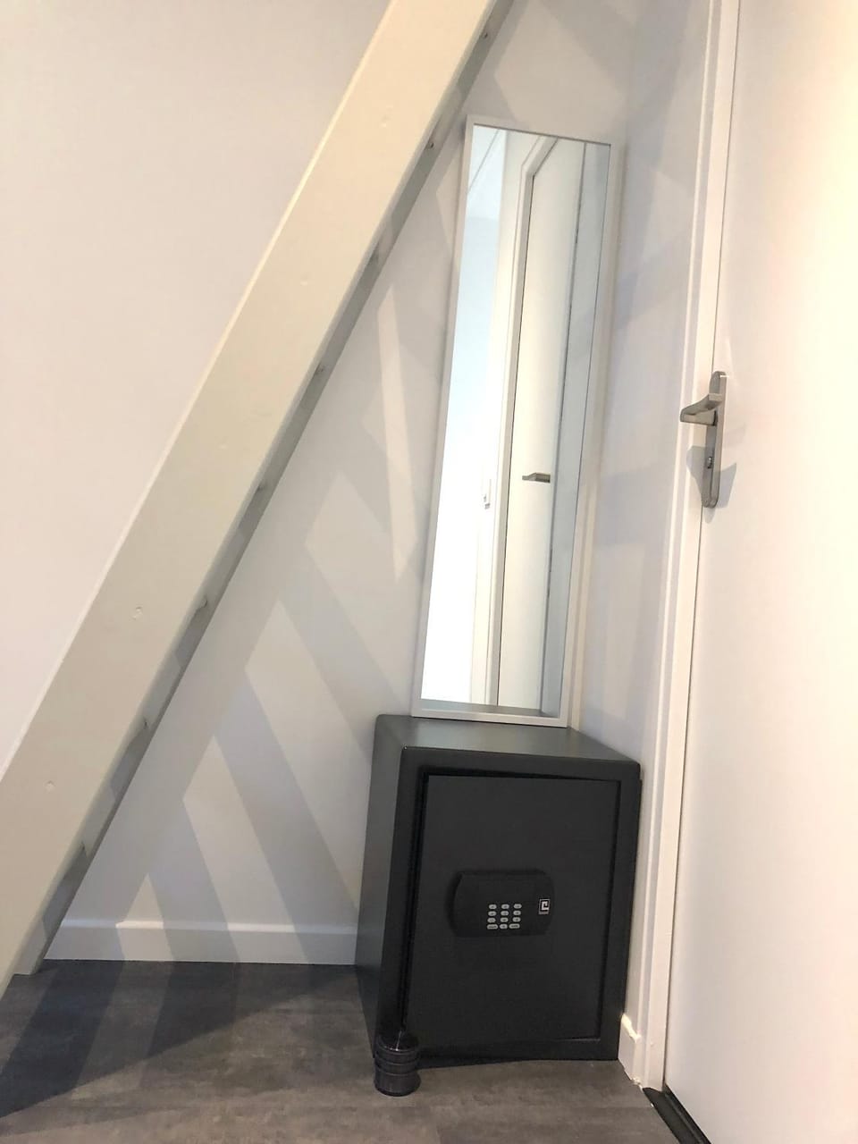 Decorative detail, Area and facilities