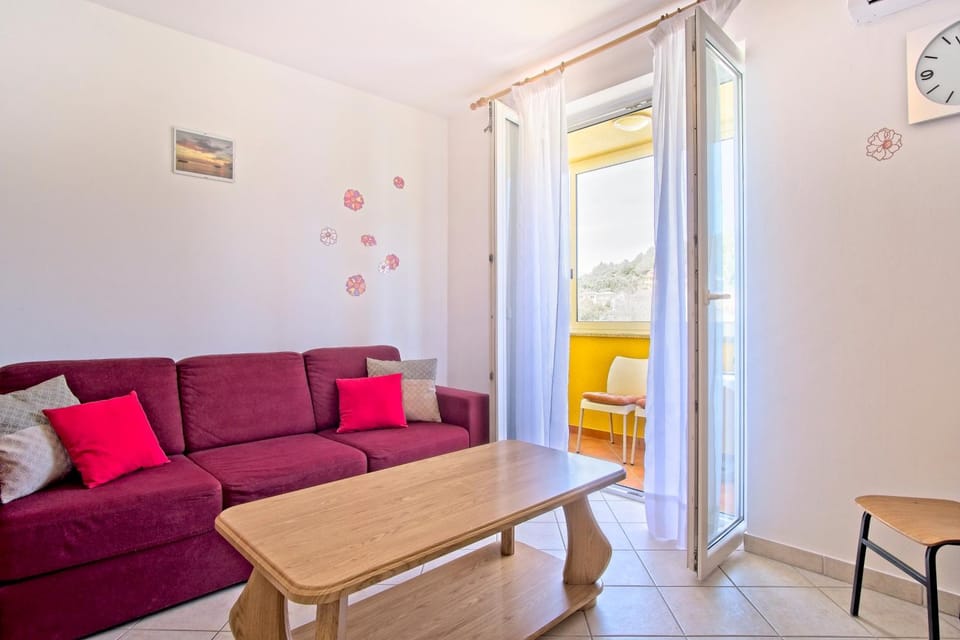 Apartment Chiara Martinscica Apartment in Primorje-Gorski Kotar County