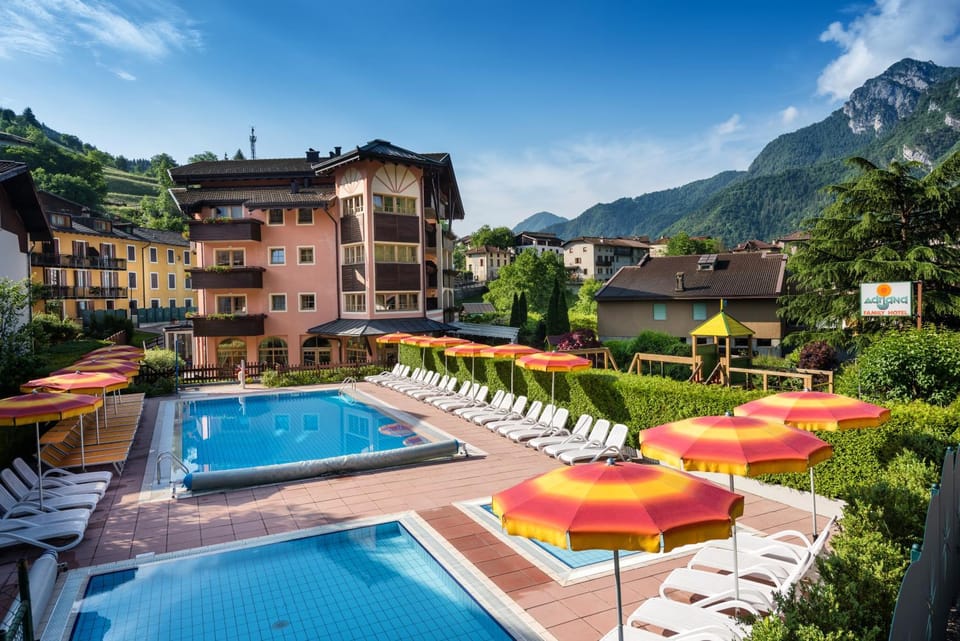 Property building, Pool view, Swimming pool, sunbed