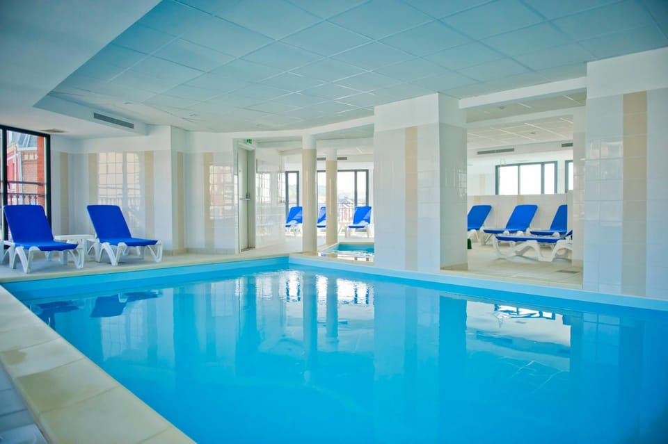 Swimming pool, Swimming pool