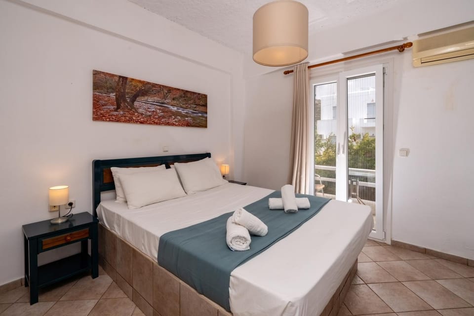 Bed, Photo of the whole room, Bedroom, air conditioner