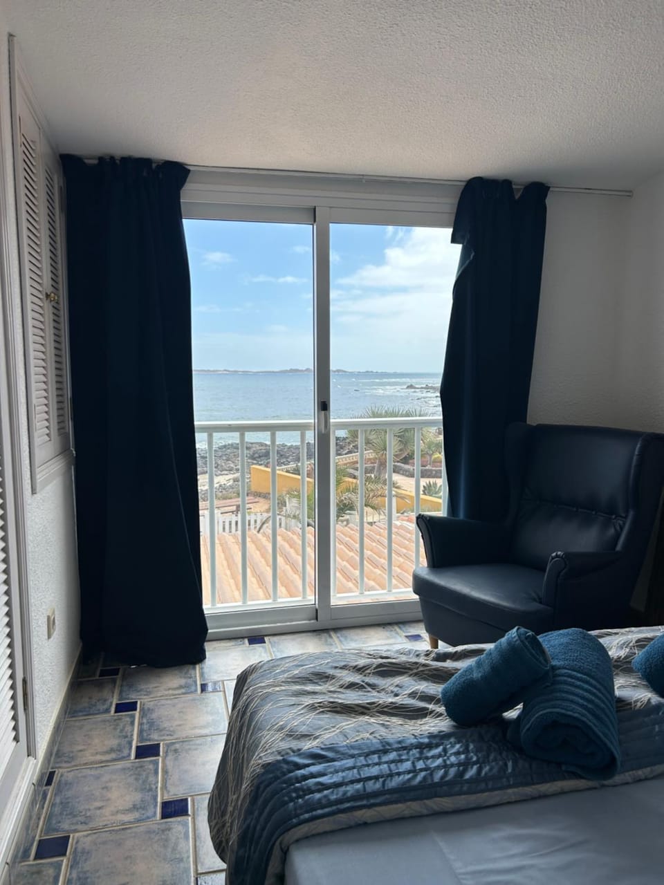 Bed, Bedroom, Sea view