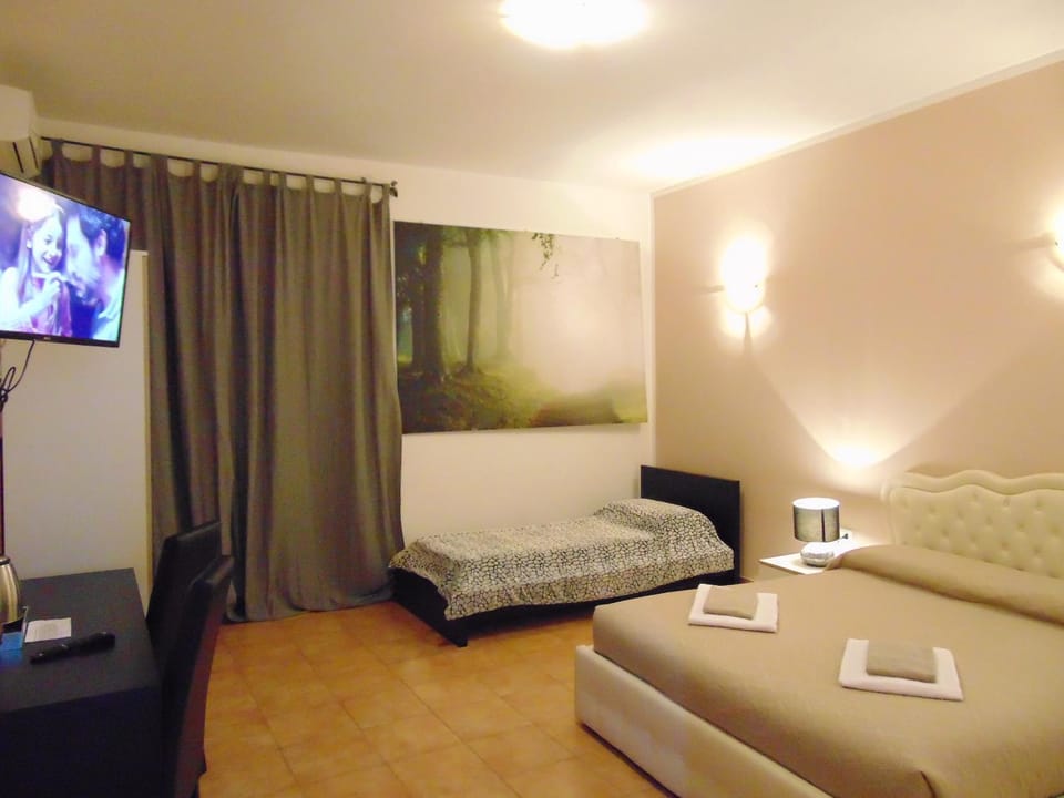 Bed, Photo of the whole room