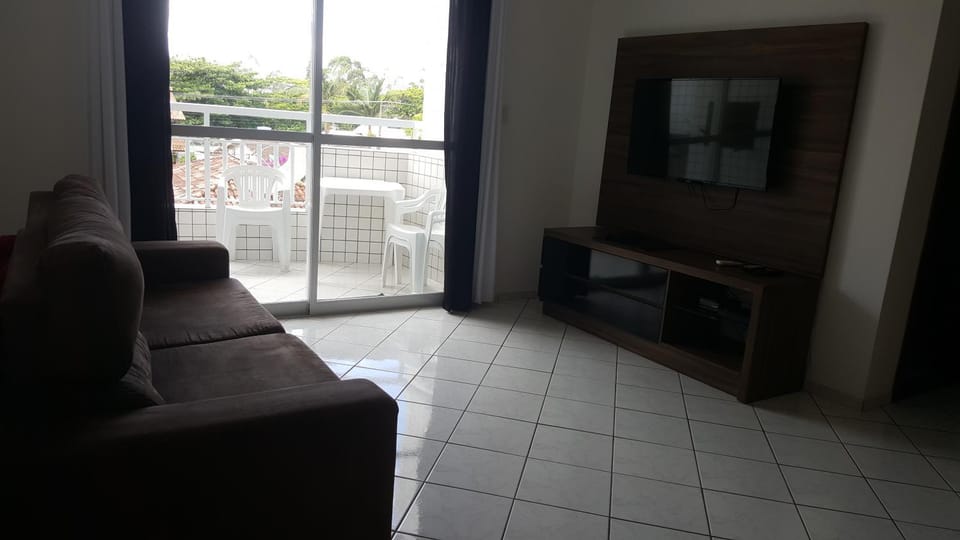 Duas Quadras Mar em Canasvieiras Edificio Ana Carolina com elevador e proximo trapiche Apartment in Florianopolis