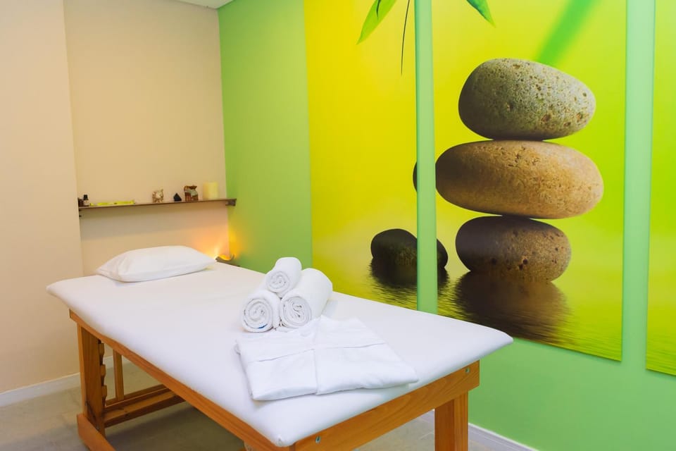 Massage, Spa and wellness centre/facilities