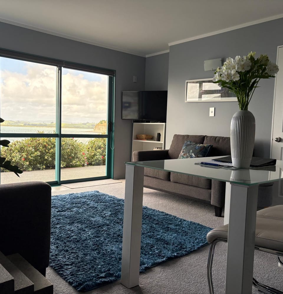 Seating area, Sea view, Sunrise