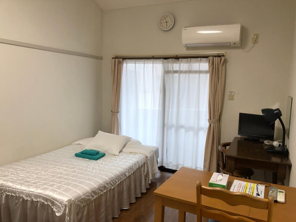 Bed, TV and multimedia, Bedroom, air conditioner