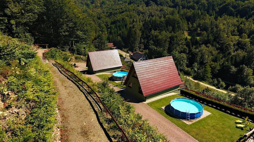 Bird's eye view, Pool view