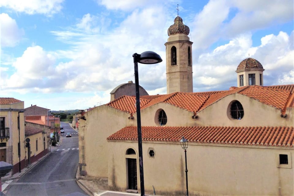 Nearby landmark, City view, Landmark view, Street view