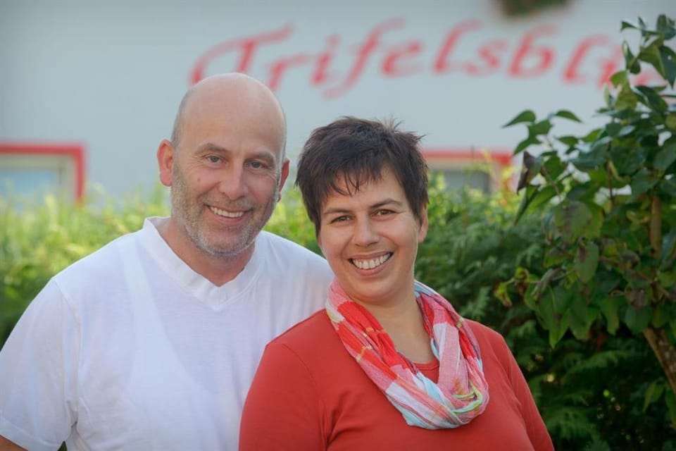 Gasthaus Trifelsblick Bed and Breakfast in Rhineland-Palatinate