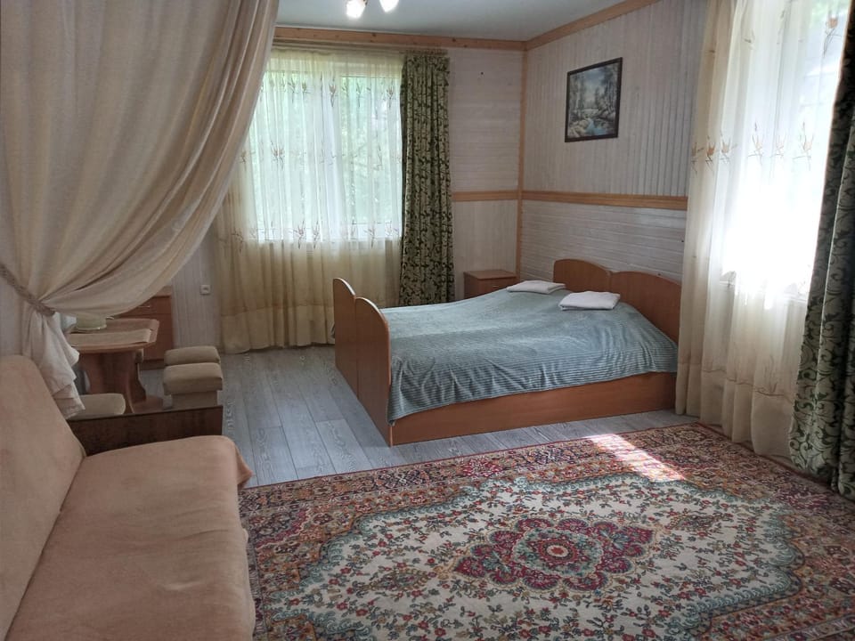 Садиба Древоцвіт Bed and Breakfast in Ukraine
