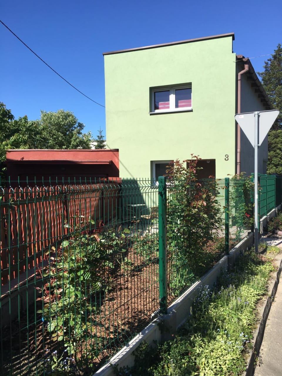 Facade/entrance