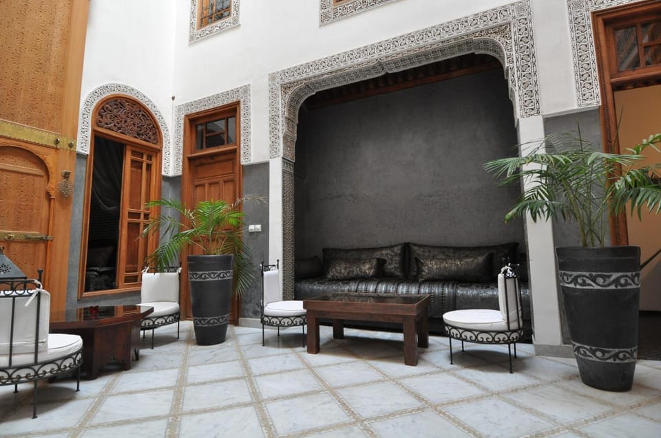 Patio, Day, Seating area