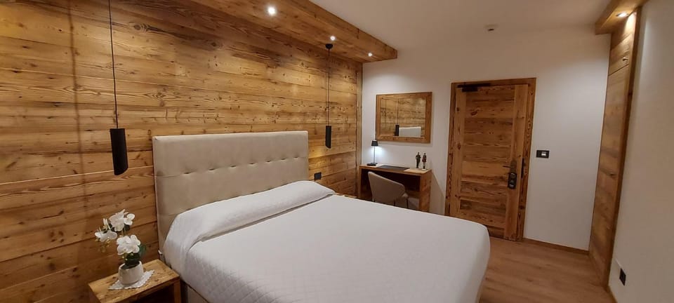 Bed, TV and multimedia, Balcony/Terrace, Living room, Photo of the whole room, Bedroom, City view, Garden view, Mountain view