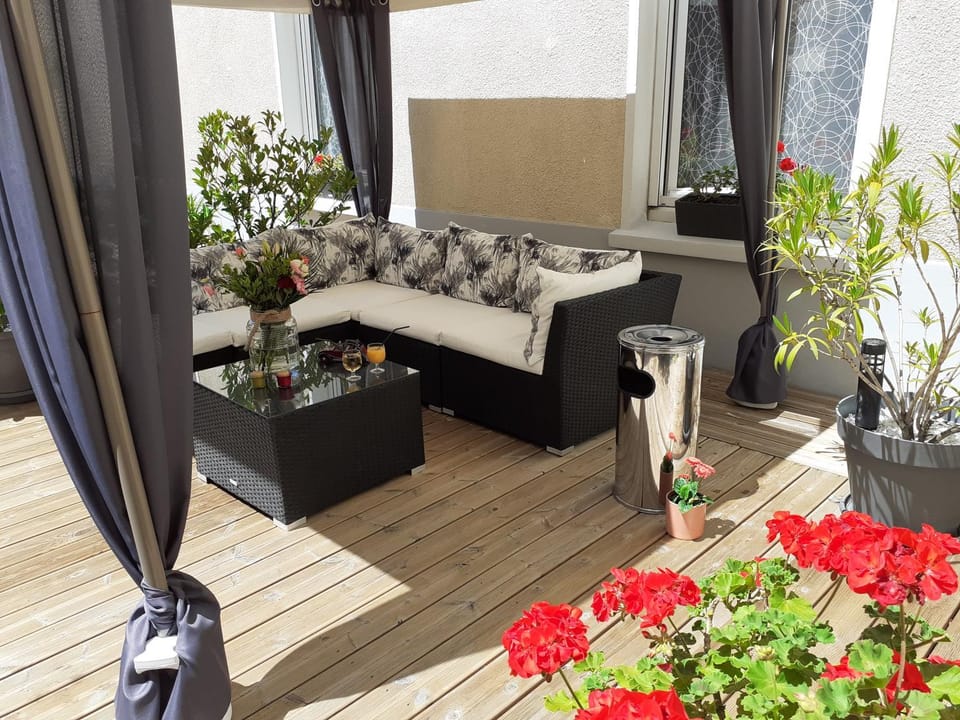 Patio, Garden, Balcony/Terrace