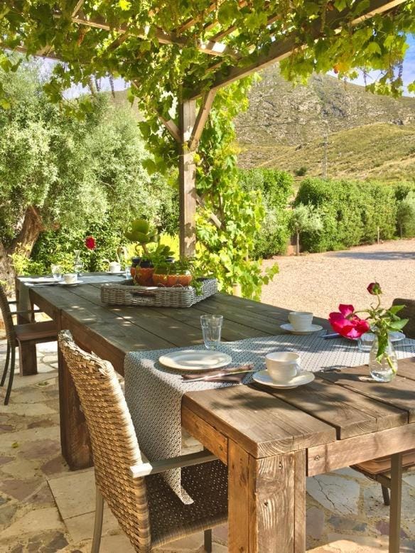 Garden, Continental breakfast