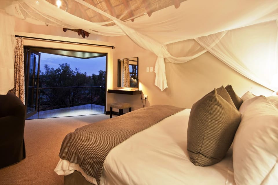 Coffee/tea facilities, Balcony/Terrace, Living room, Garden view, Mountain view, River view