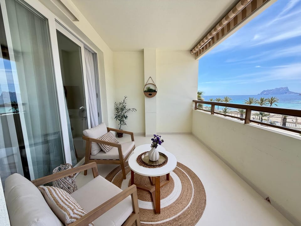 Primera Linea de Playa Apartment in Moraira