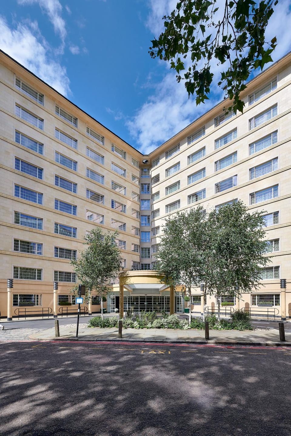 Facade/entrance, Garden, Parking