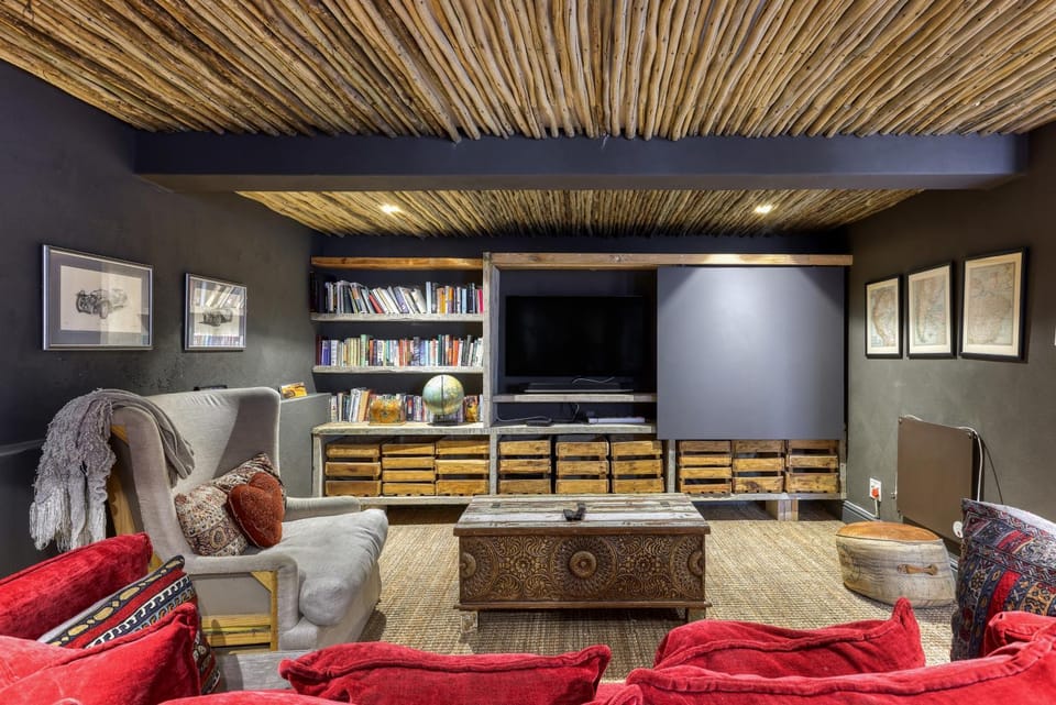TV and multimedia, Living room, Seating area