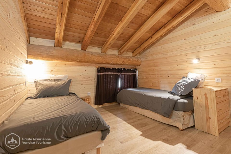 Chalet Le Bois Joli Bed and Breakfast in Bonneval-sur-Arc